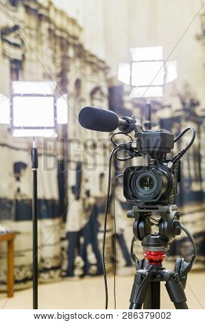 Shooting A Report In The Interior. Video Equipment: Camera, On-camera Microphone Gun, Led Lighting D