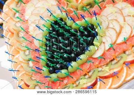 Wedding Banquet In A Restaurant, Assorted Fruit, Heart Of Banana, Berry, Kiwi