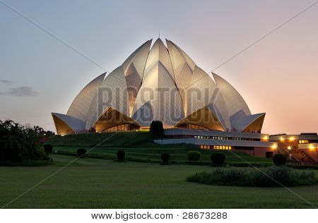 Lotus templet ved solnedgang