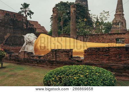Ayutthaya, The Great Reclining Buddha, Draped With An Orange Sash