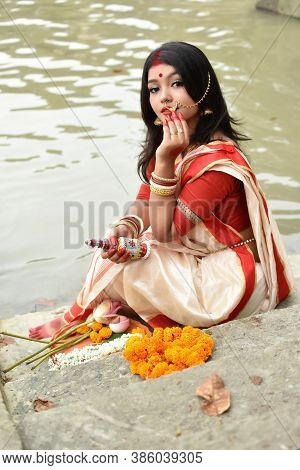 Portrait Of Beautiful Indian Bengali Female Model In Ethnic Saree And Jewellery