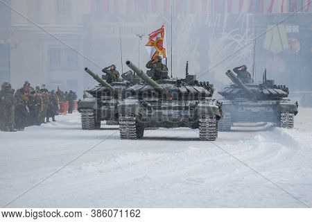 Saint Petersburg, Russia - January 24, 2019: Convoy Of Russian  Tanks Of T-72b3 On The Palace Square