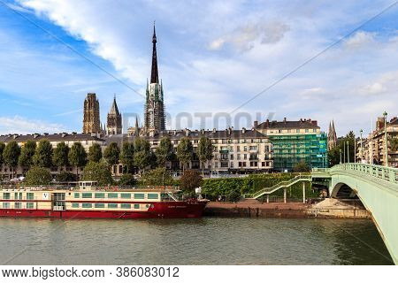 Rouen, France - August 31, 2019: This Is A View Of The Embankment Of The Right Bank Of The Seine And