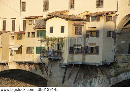 Ponte Vecchio In Florence Over The Arno River And Vasari Corridor