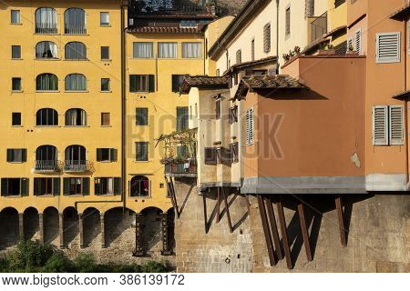 Ponte Vecchio In Florence Over The Arno River And Vasari Corridor
