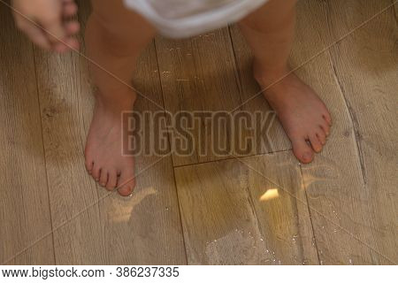 Child So Strongly Scolded, That He Obsikalsya. Wrong Upbringing. Fear, Pain, Resentment. Urinary Inc