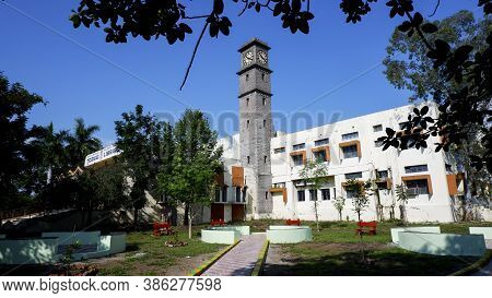 Kalaburagi, Karnataka/india-september 03.2020: Low Angle Shot Of Gulbarga University Library Buildin