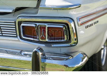Saint Clair Shores, Michigan / Usa - 09-21-2020: 24Th Annual Waterfront Car Show Presented By The Vi