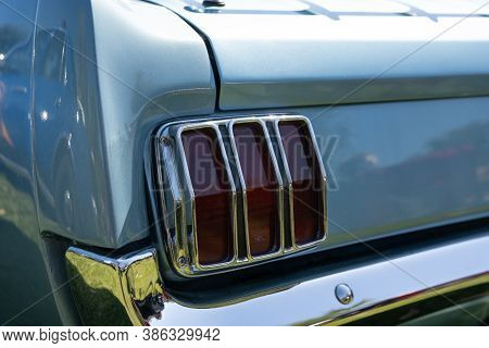Saint Clair Shores, Michigan / Usa - 09-21-2020: 24Th Annual Waterfront Car Show Presented By The Vi