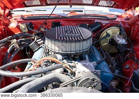 Saint Clair Shores, Michigan / Usa - 09-21-2020: 24Th Annual Waterfront Car Show Presented By The Vi