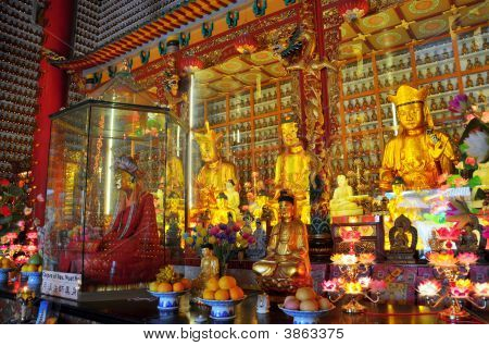 Ten Thousand Buddhas Monastery