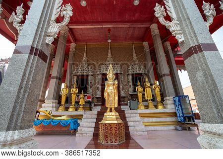 Wat Amphu Wararam Is A Beautiful Temple Located On The Chao Phraya River In Pathum Thani Province In