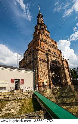 Kazan, Russia - July 15, 2018: Leaning Tower Syuyumbike, Also Called The Khan's Mosque, Is Probably 