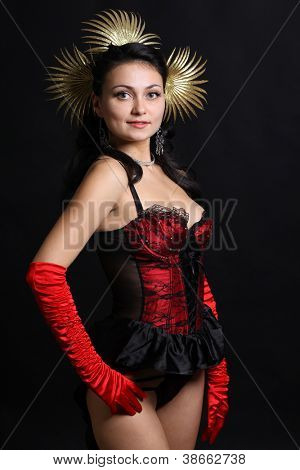 Sexy Moulin Rouge Mädchen tragen heiße Dessous