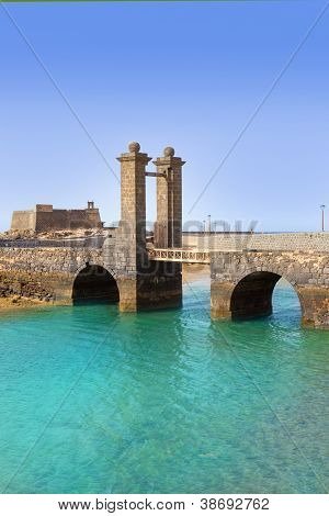 Arrecife Lanzarote Castillo San Gabriel Burg und Puente de Las Bolas Brücke
