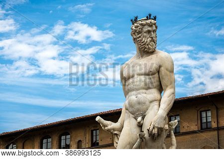 Fountain Of The Neptune (roman God) By Bartolomeo Ammannati 1560-1565, Piazza Della Signoria, Floren