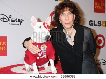 Lily Tomlin and Bullseye at the 2013 GLSEN Awards, Beverly Hills Hotel, Beverly Hills, CA 10-18-13
