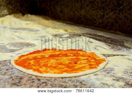 Pizza Whit Tomato Sauce