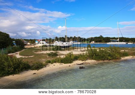 Seaport on Cayo Guillermo.