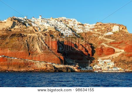 Oia And Ammoudi Beach In Santorini, Greece