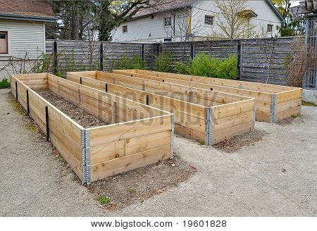 erhöhte Blumenbeeten