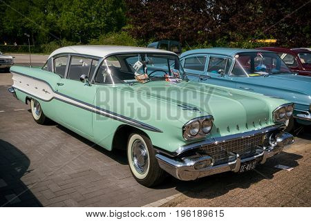 1958 Pontiac Chieftain Vintage Car