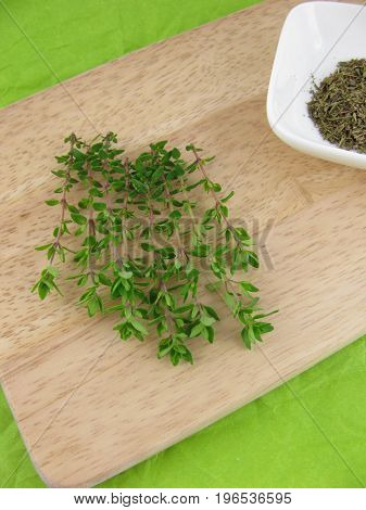 Fresh and coarsely grated green aromatic thyme