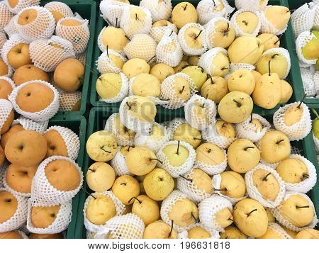 close up fresh Pyrus pyrifolia fruit in market