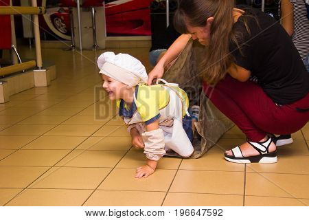 Alchevsk, Ukraine - July 23, 2017: School Cook For Children. Active Games With Children In The Form