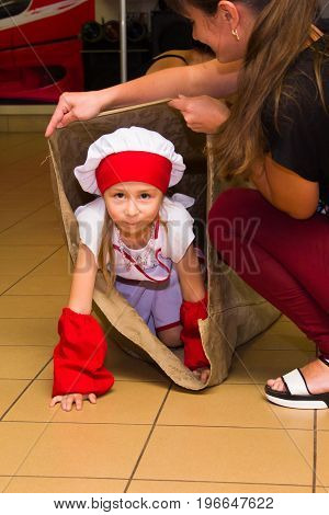 Alchevsk, Ukraine - July 23, 2017: School Cook For Children. Active Games With Children In The Form