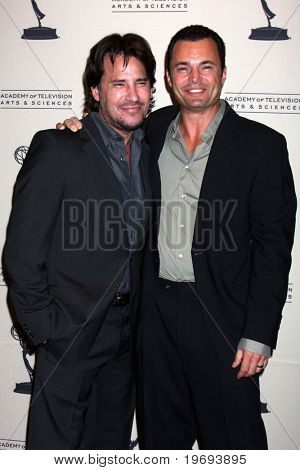 BEVERLY HILLS - 24 giugno: Ricky Paull Goldin & Matt Borlenghi arrivano alla reception dell'Accademia TV fo