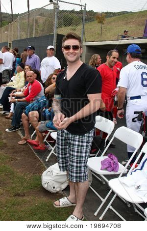 MALIBU, CA - 10 lipca: Blake Lewis w 2010 roku Steve Garvey lato Softball klasyczne Eddy D pola, Pep