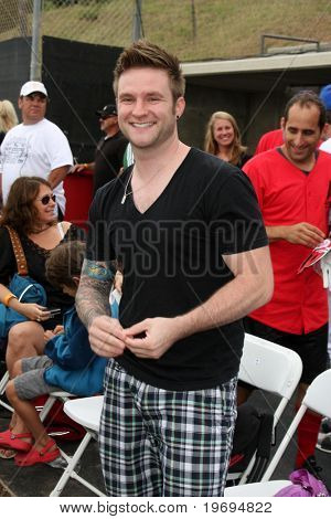 MALIBU, CA - 10 lipca: Blake Lewis w 2010 roku Steve Garvey lato Softball klasyczne Eddy D pola, Pep