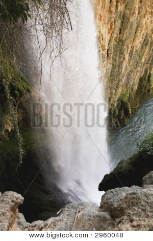 Kaskády v jeskyni