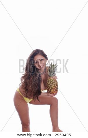 Female Holding un ananas