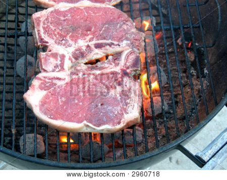 T-Bones สองบนเตาย่าง