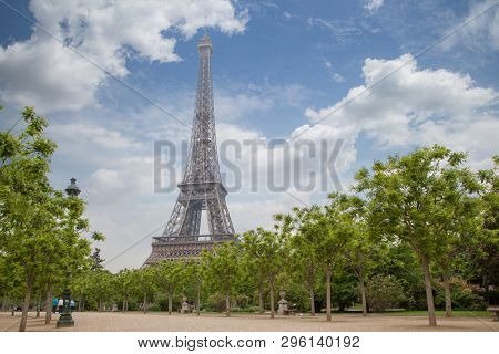 View eiffel Tower in Paris of France