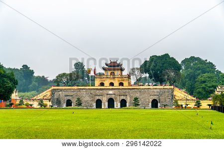 Doan Mon, The Main Gate Of Thang Long Imperial Citadel. Unesco World Heritage In Hanoi, Vietnam