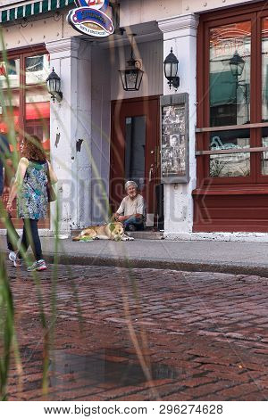 Montreal, Canada, September 3, 2018: Street Scene On Famous Saint-paul Street In Historical Old Mont