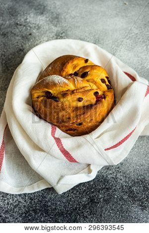 Easter Cake Craffin