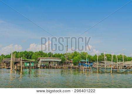 Unseen In Thailand. Scenery Of Fishing Village (the No-land Village) At Bang Chan, Khlung, Chanthabu