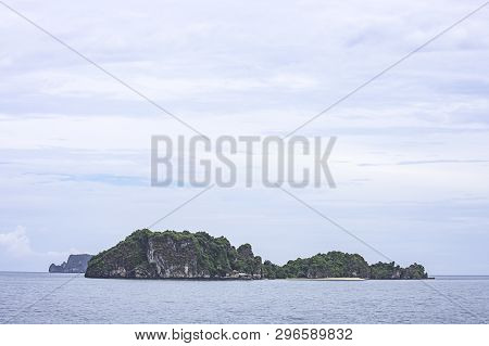 The Beauty Of The Sky In The Sea And Koh Maphrao At Chumphon In Thailand.