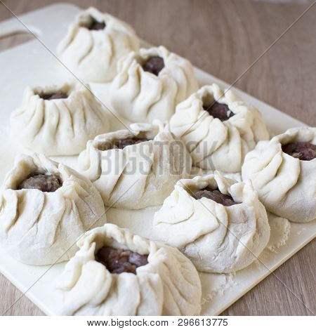 Manti Also Manty, Mantu, Or Manta Is A Type Of Dumpling Popular In Most Turkic Cuisines, As Well As 