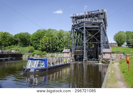Anderton, Cheshire, North West England Uk 24 May 2016. Anderton Boat Lift Is A Two Caisson Lift And 