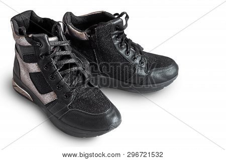 Comfortable Boots With Lacing And Zip Closure.