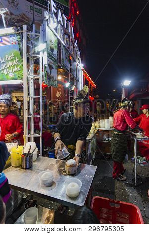 Malacca, Malaysia - August4, 2018: The Stall Of Many Shops Around Jonker Walk Street , China Town In