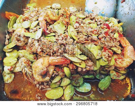 Stir Fried Shrimp With Sataw, Pork And Shrimp Paste
