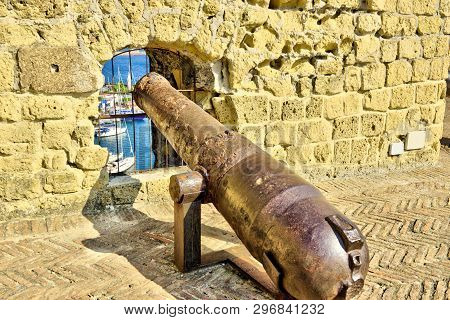 Cannons At Castel Dellovo Egg Castle , A Medieval Fortress In The Bay Of Naples, Italy.