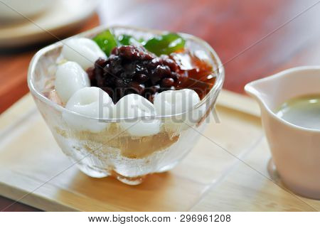 Red Bean And Dango,matcha Jelly With Azuki Beans And Shiratama Dumplings