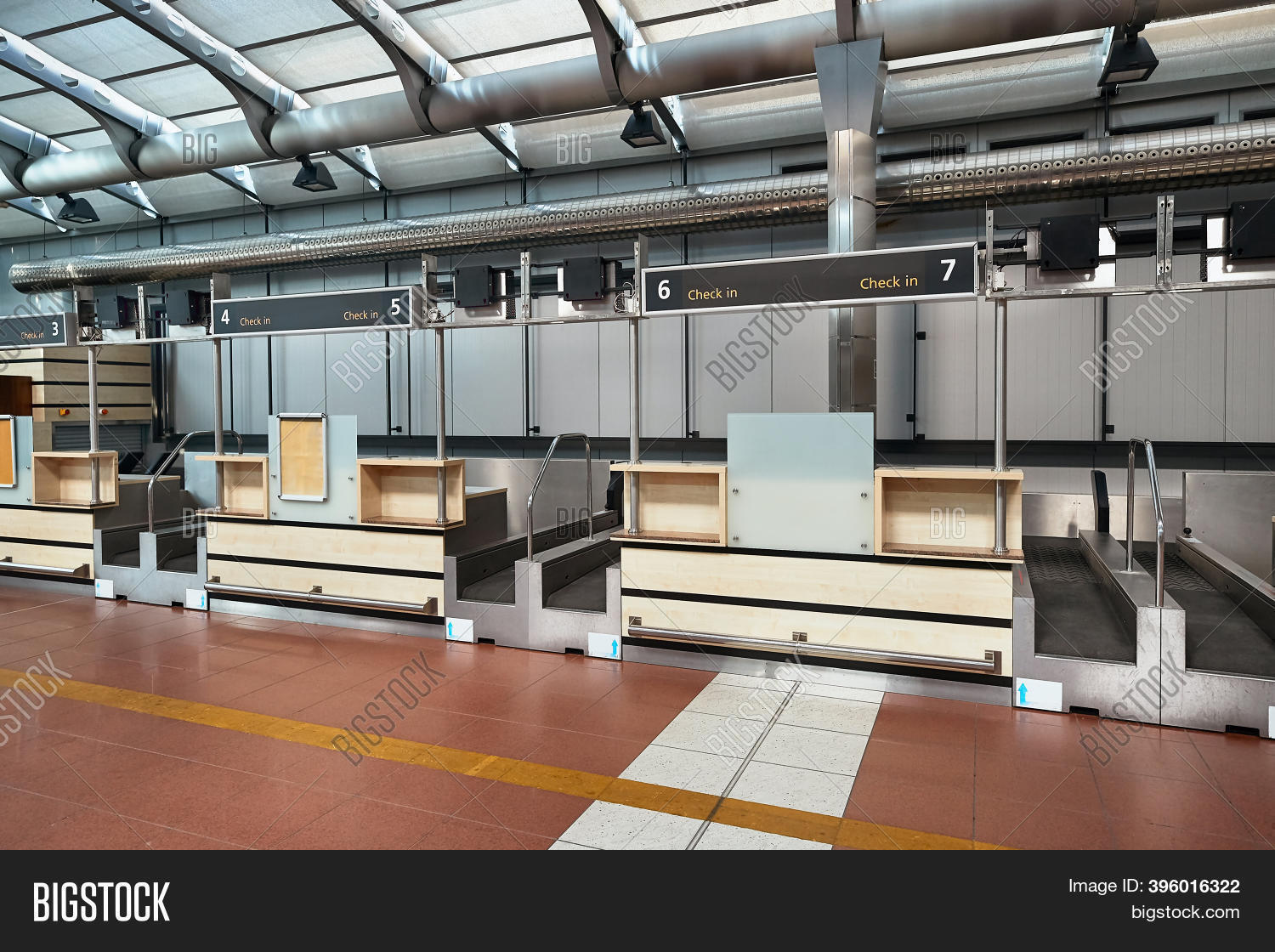 Check Counters Luggage Image & Photo (Free Trial) Bigstock